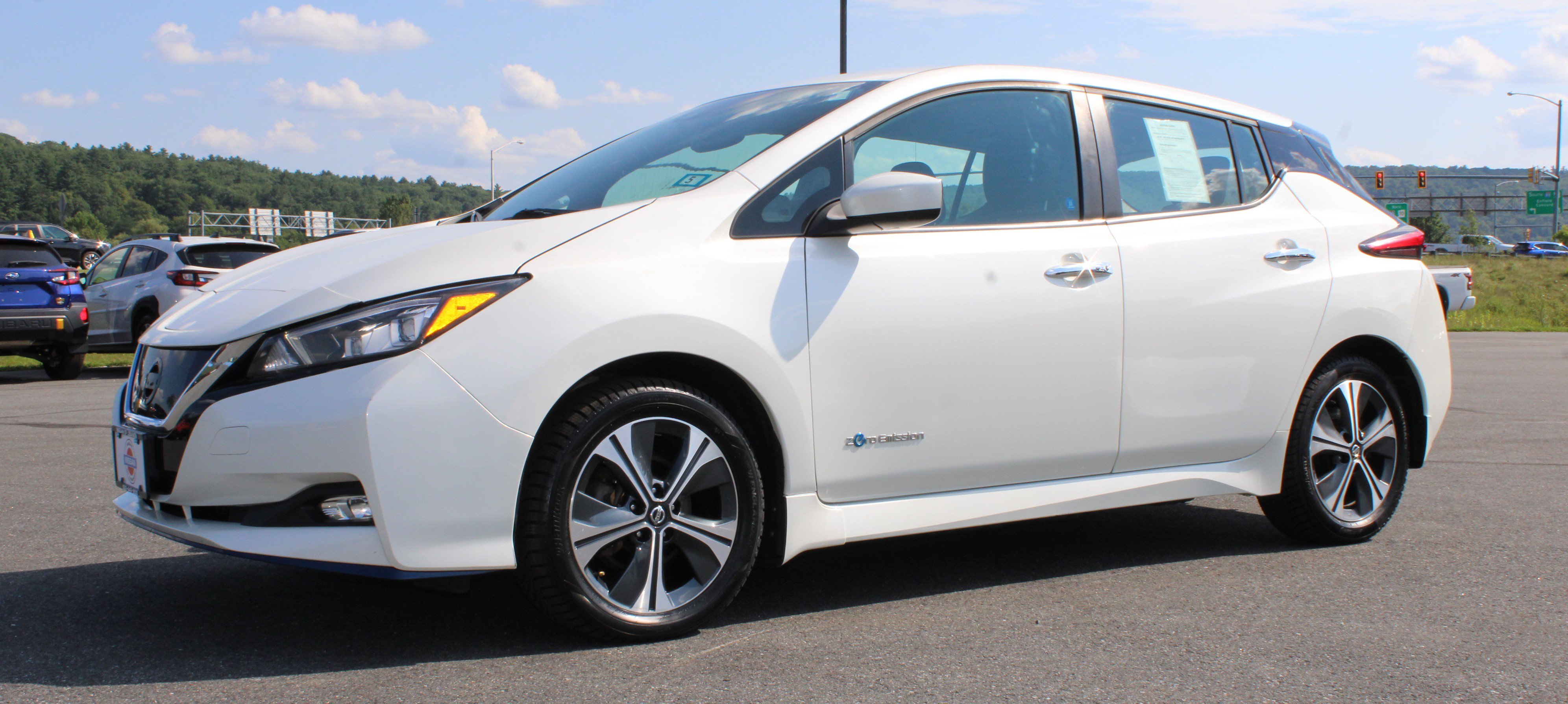 Used 2019 Pearl White Tricoat Nissan SV PLUS image 13