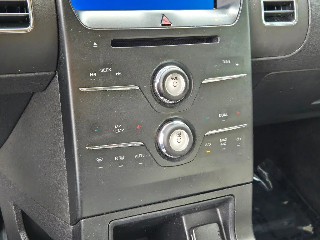 Used 2017 Red Ford SEL image 27