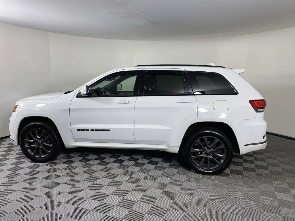 Used 2019 Bright White Clearcoat Jeep High Altitude image 5
