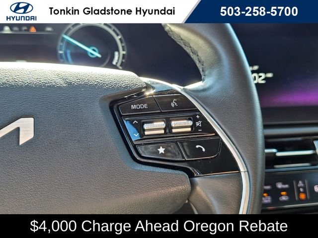 Used 2023 Cityscape Green Kia Wind image 27