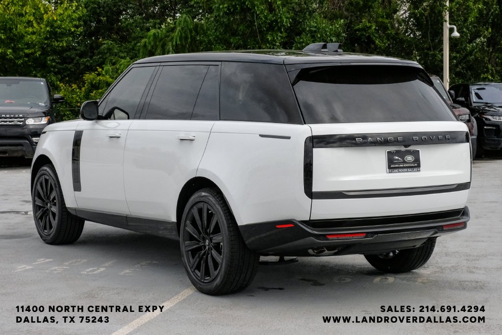 New 2027 Fuji White Land Rover SE image 8