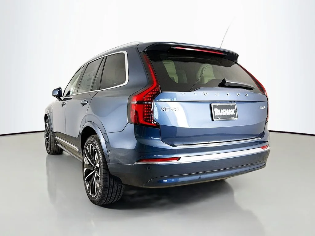 New 2026 Blue Volvo T8 Ultra image 5