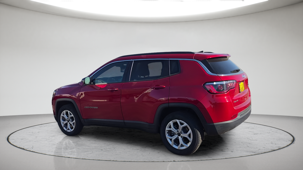 Used 2025 Red Jeep Latitude image 10