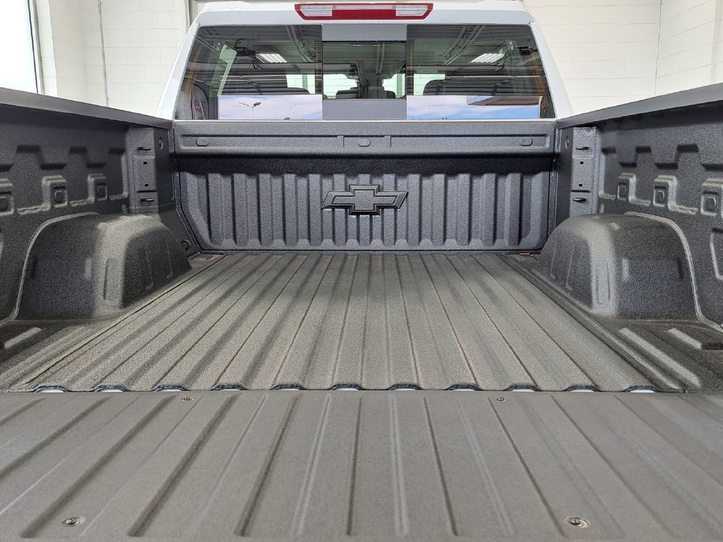 2026 Chevrolet Silverado 1500 RST Crew Cab Pickup Slide 13