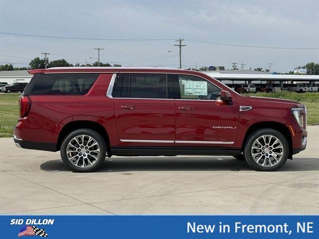 2026 GMC Yukon XL Denali - Photo 3
