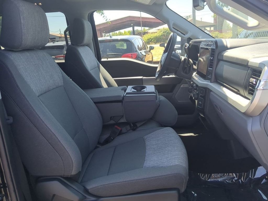 2025 Ford F-350 Super Duty XLT - Photo 62