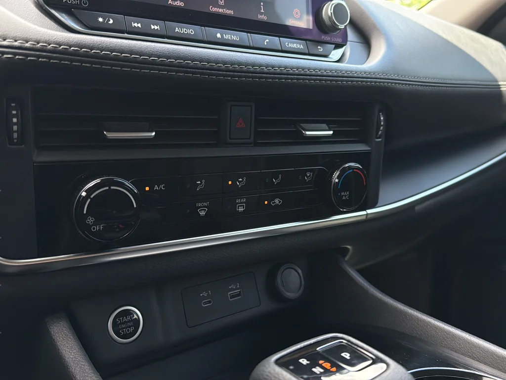 Used 2021 Super Black Nissan S image 16