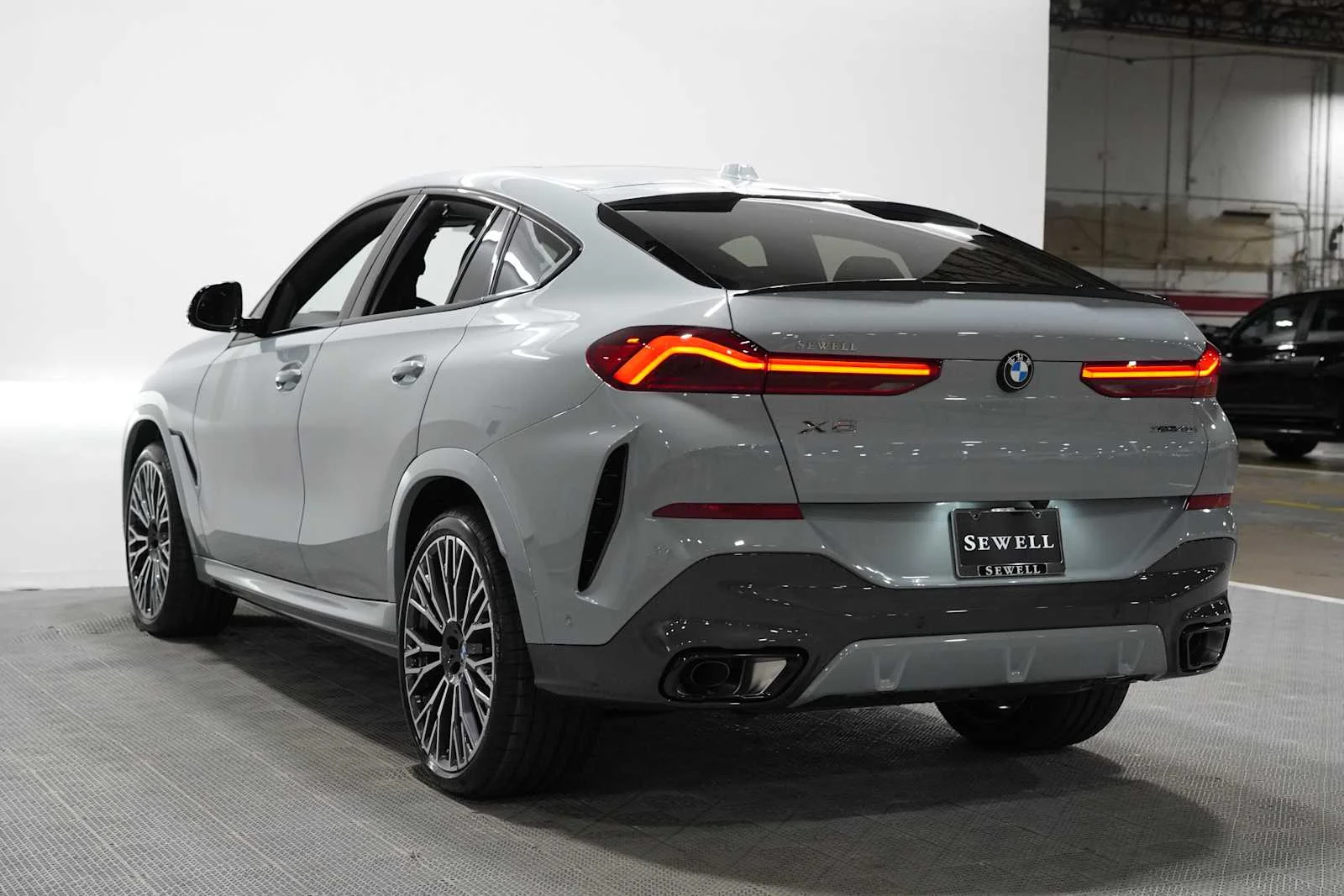 New 2027 Brooklyn Grey Metallic BMW xDrive40i image 2