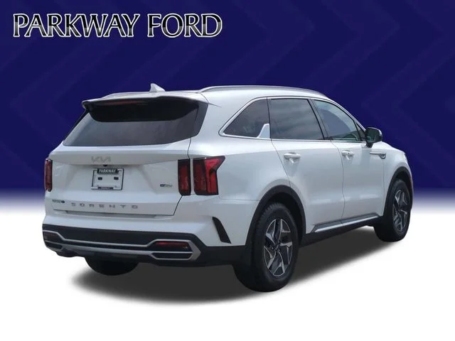Used 2022 White Kia EX image 5
