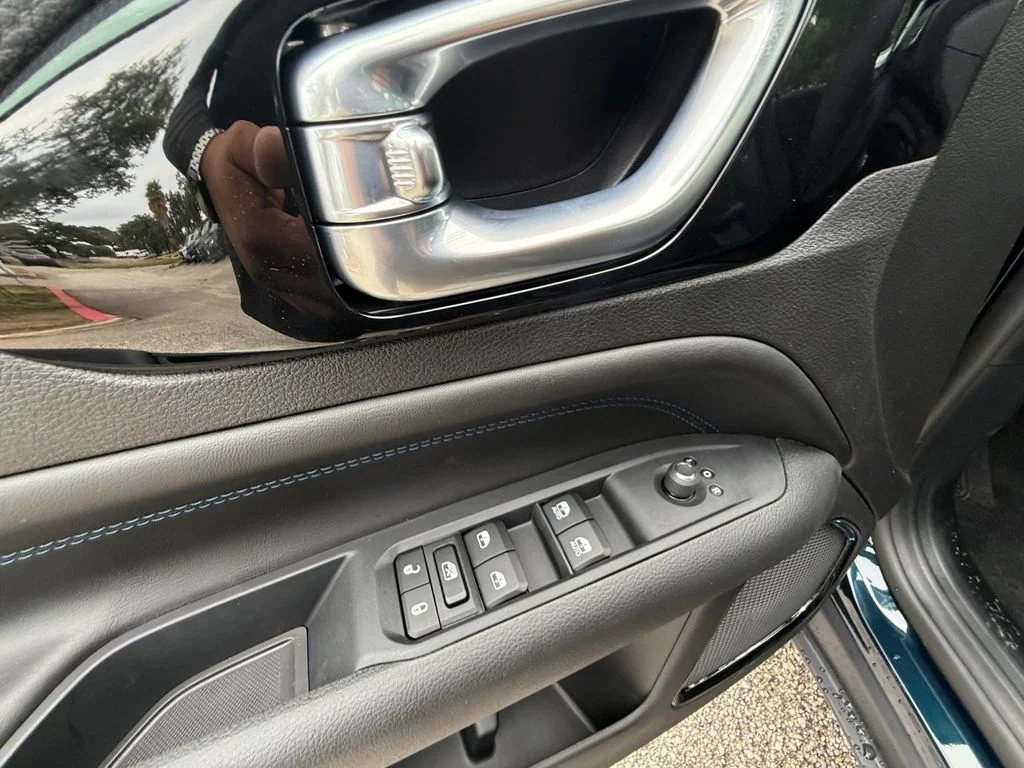 New 2026 Blue Jeep Latitude image 11