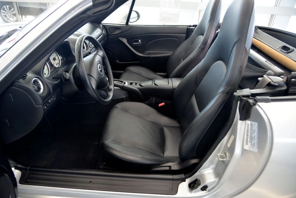 Used 2003 Silver Mazda Base image 15