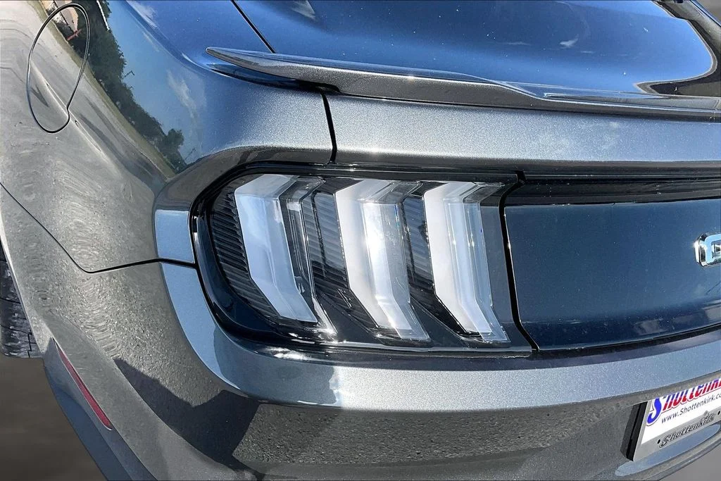 Used 2016 Gray Ford GT Premium image 20
