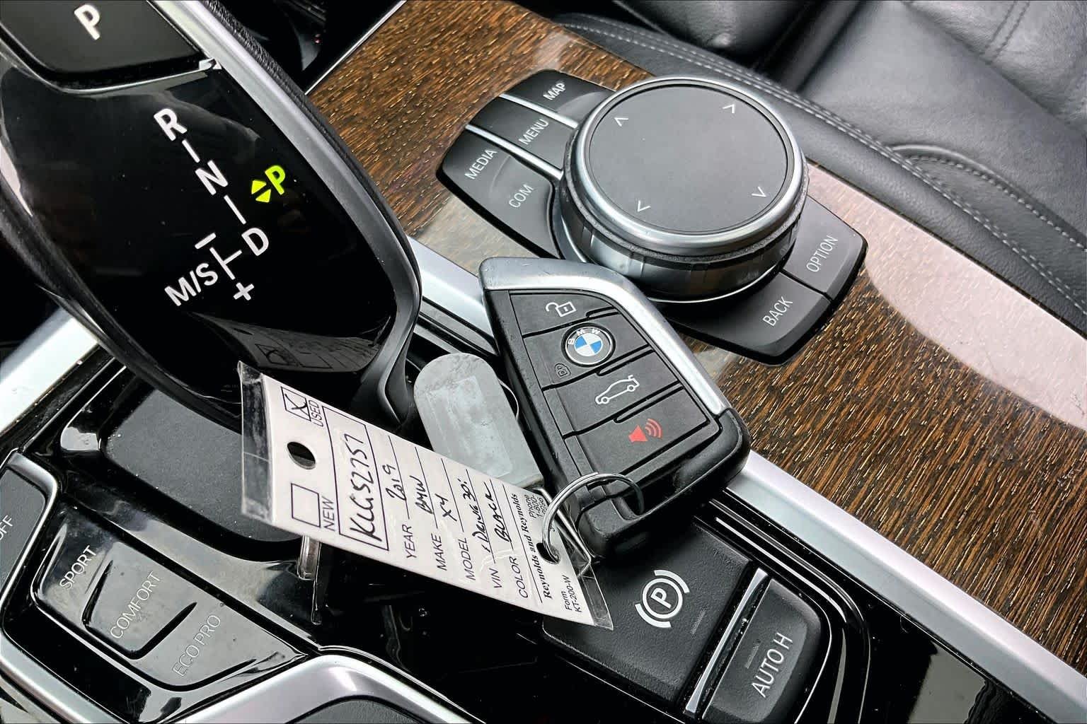 Used 2019 Jet Black BMW xDrive30i image 15