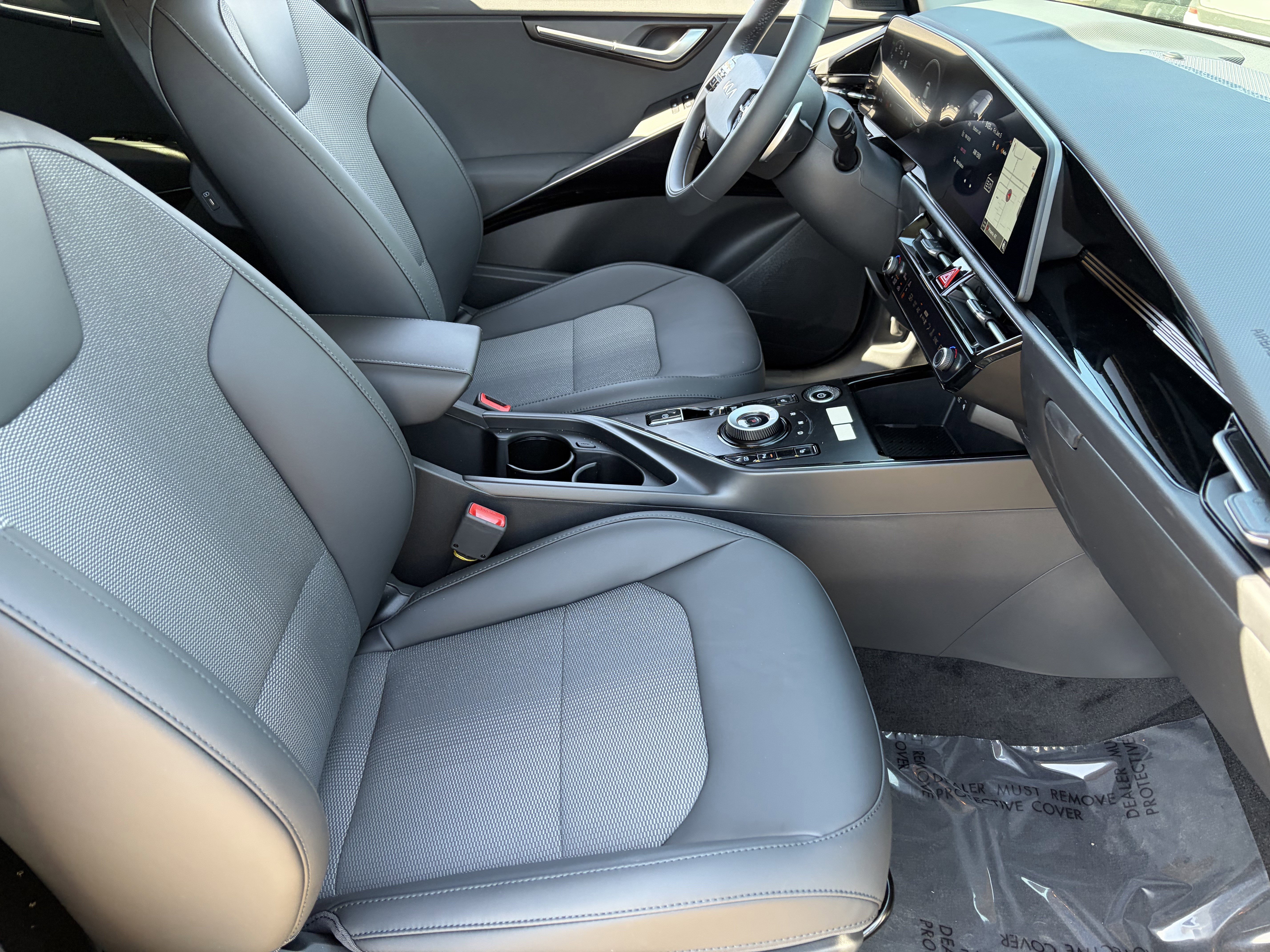 New 2026 Mineral Blue Kia WIND image 9