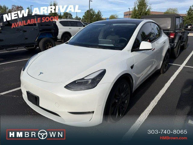 Used 2022  Tesla Performance image 2