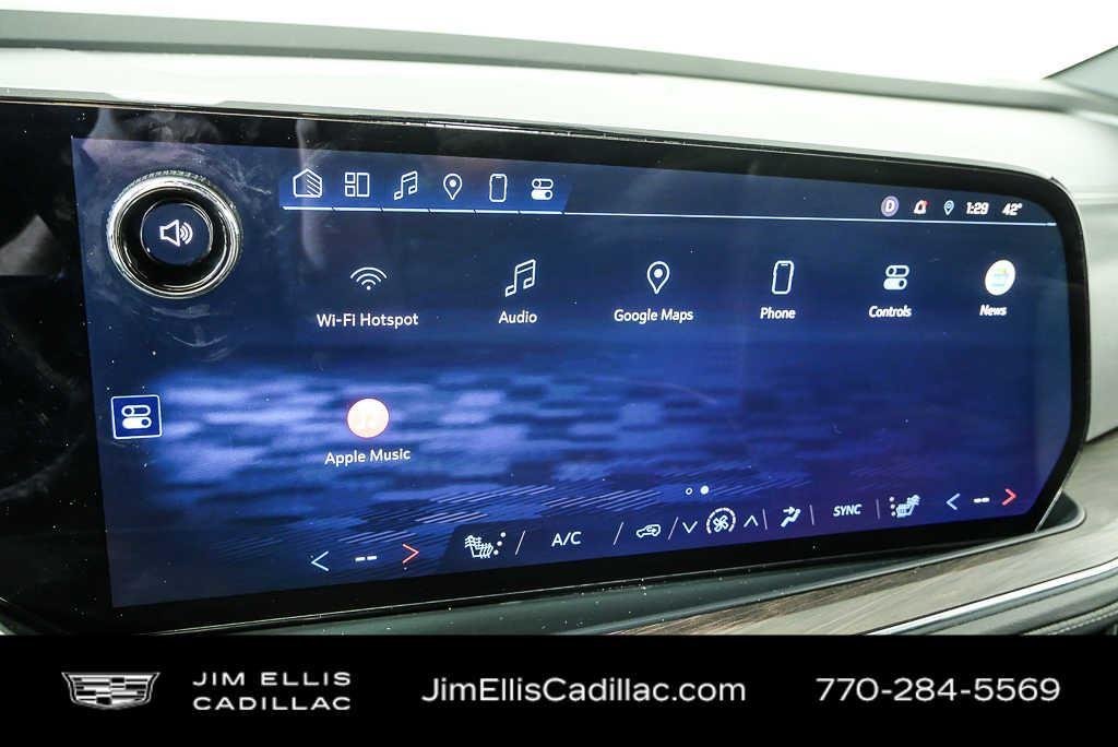 Used 2025 Summit White Chevrolet LT image 13