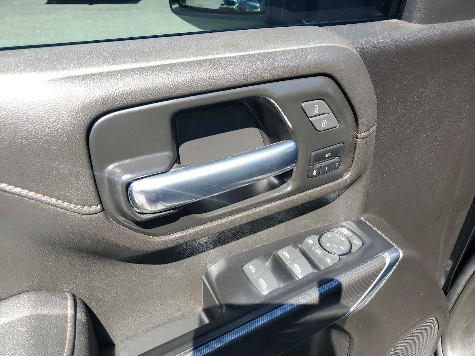 Used 2023 ONYX BLACK GMC AT4 image 23
