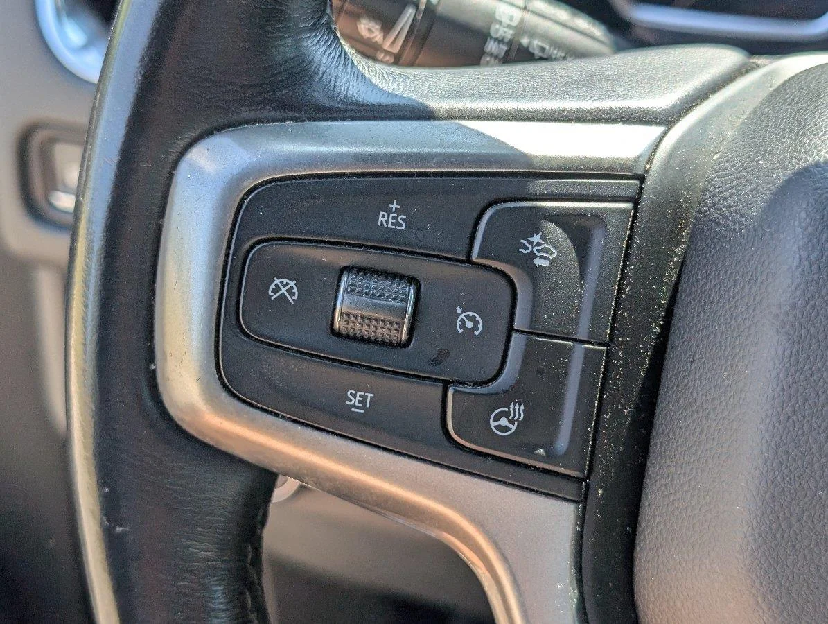 Used 2021 SATIN STEEL METALLIC Chevrolet Premier image 29