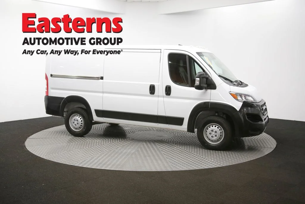 Used 2025 White Ram Base image 43
