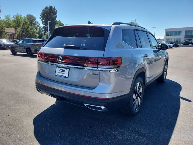 New 2026 Silver Volkswagen SE w/Technology image 8