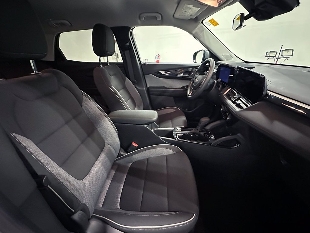 Used 2024 Gray Chevrolet LT image 25