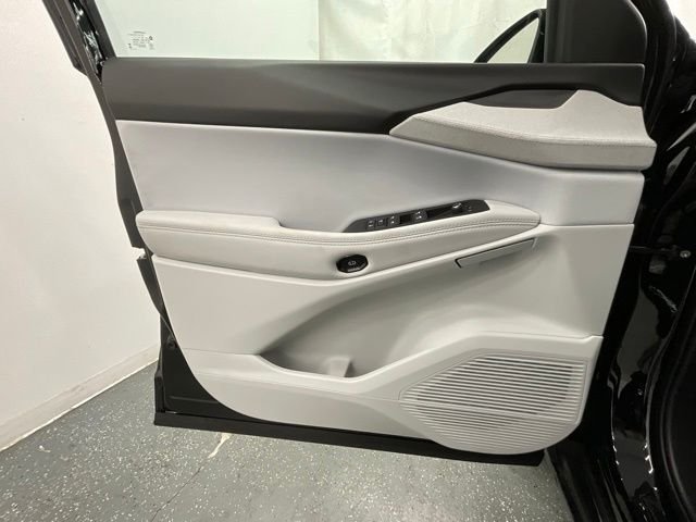 New 2026 Diamond Black Crystal Pearl-Coat Exterior Paint Jeep Laredo image 9