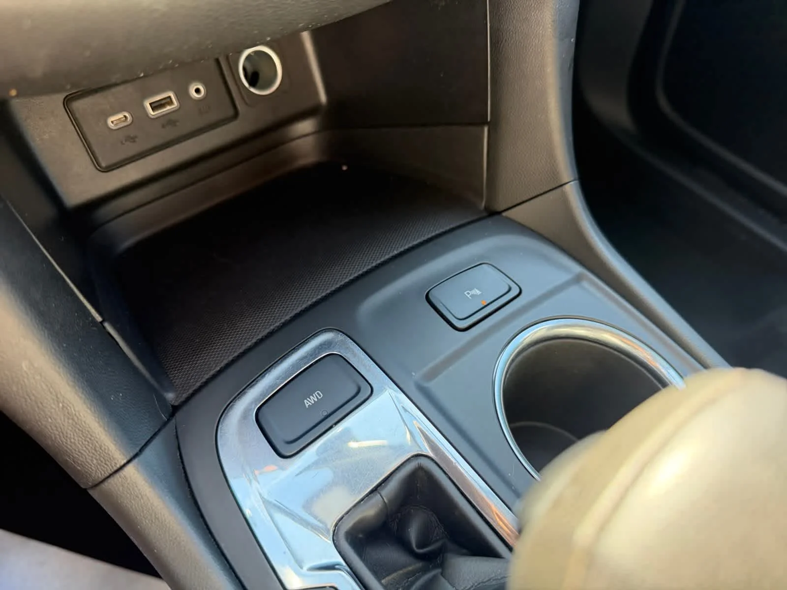 Used 2023 Sterling Gray Metallic Chevrolet LT image 25