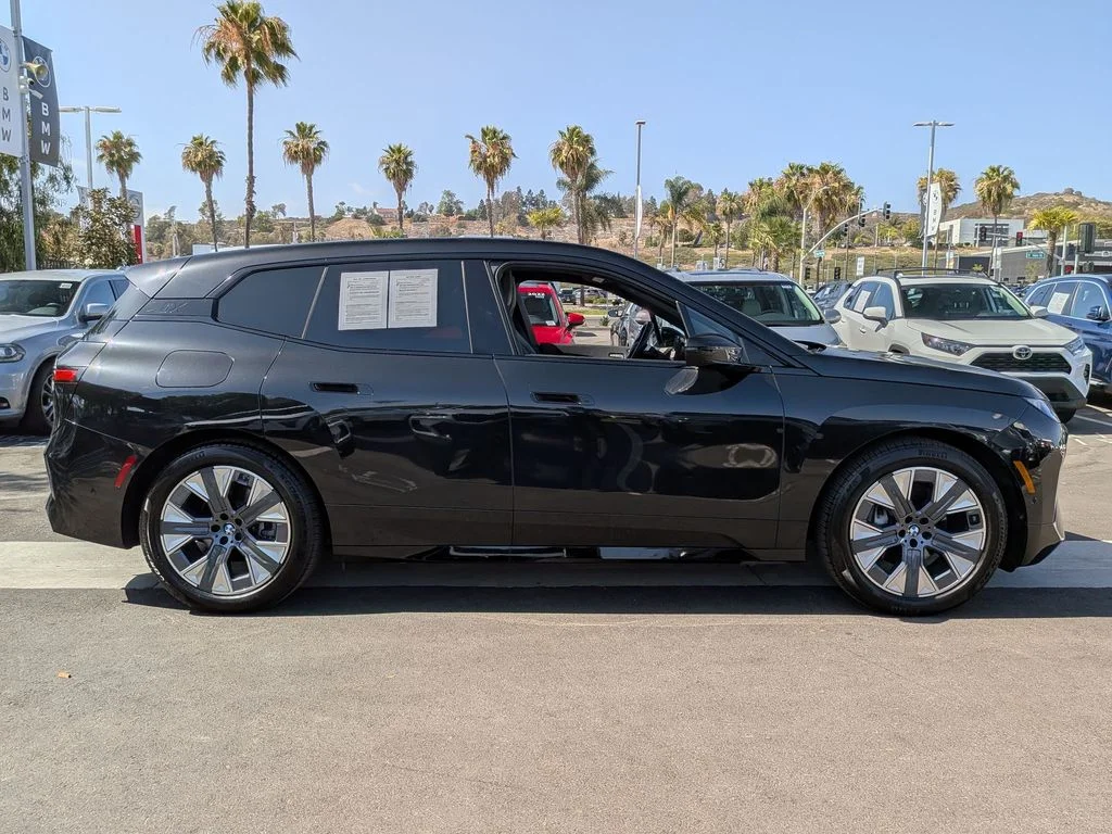 Used 2026 Black BMW xDrive45 image 3
