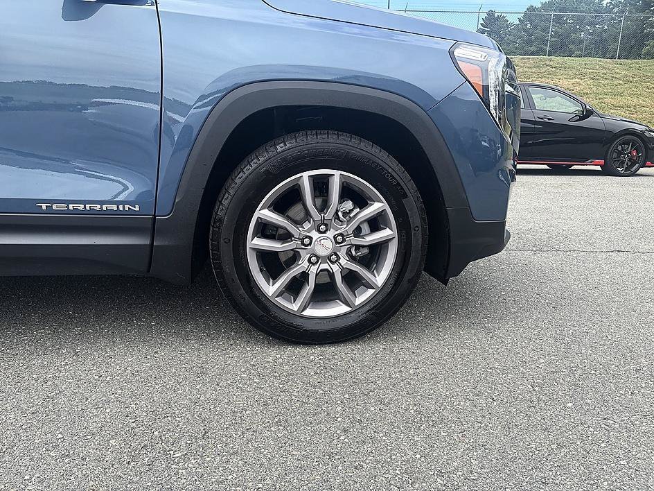 Used 2024 Downpour Metallic GMC SLT image 8