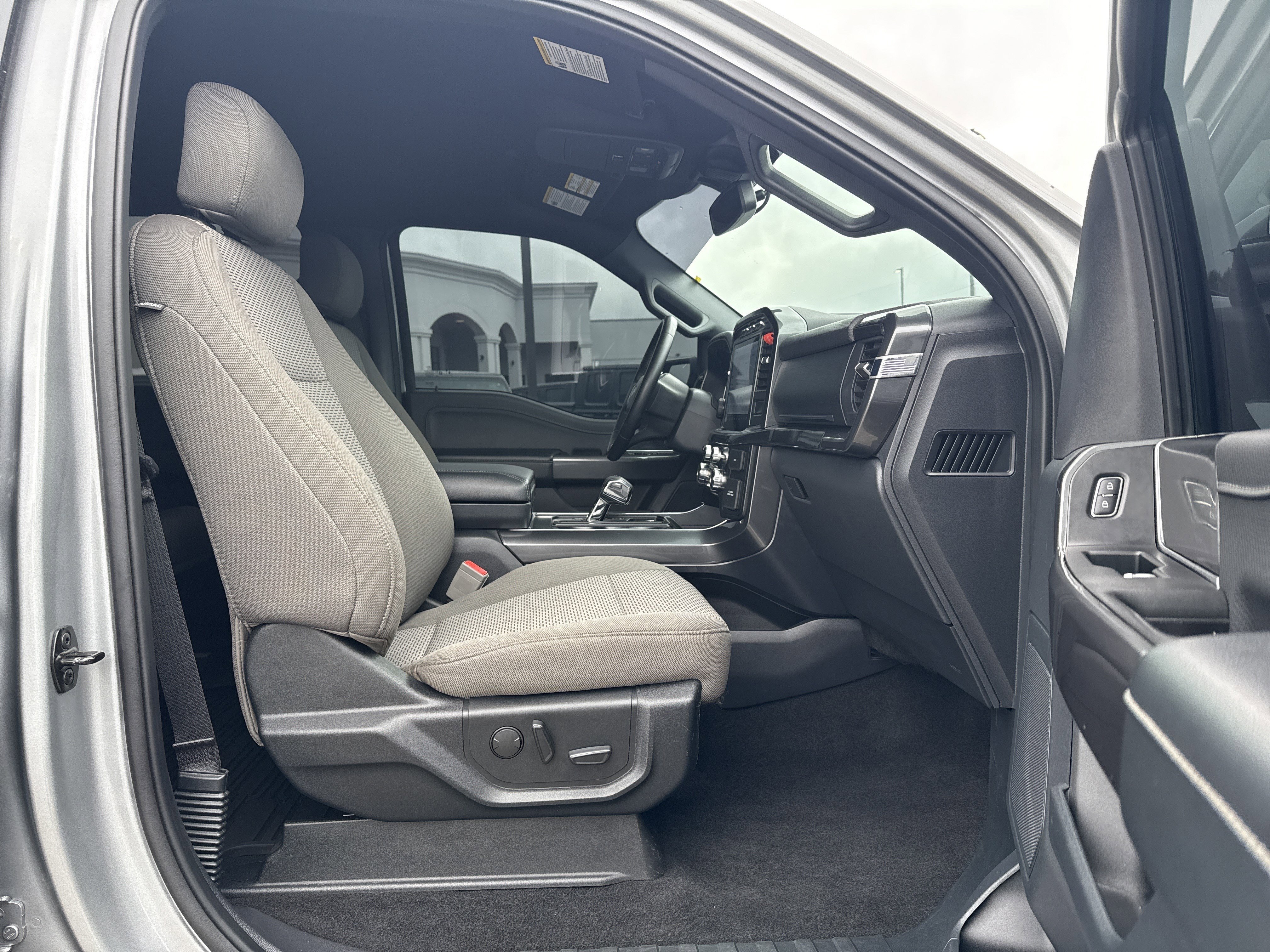 Used 2023 Silver Ford  image 14