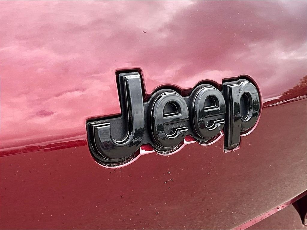 Used 2021 Velvet Red Pearlcoat Jeep Altitude image 29