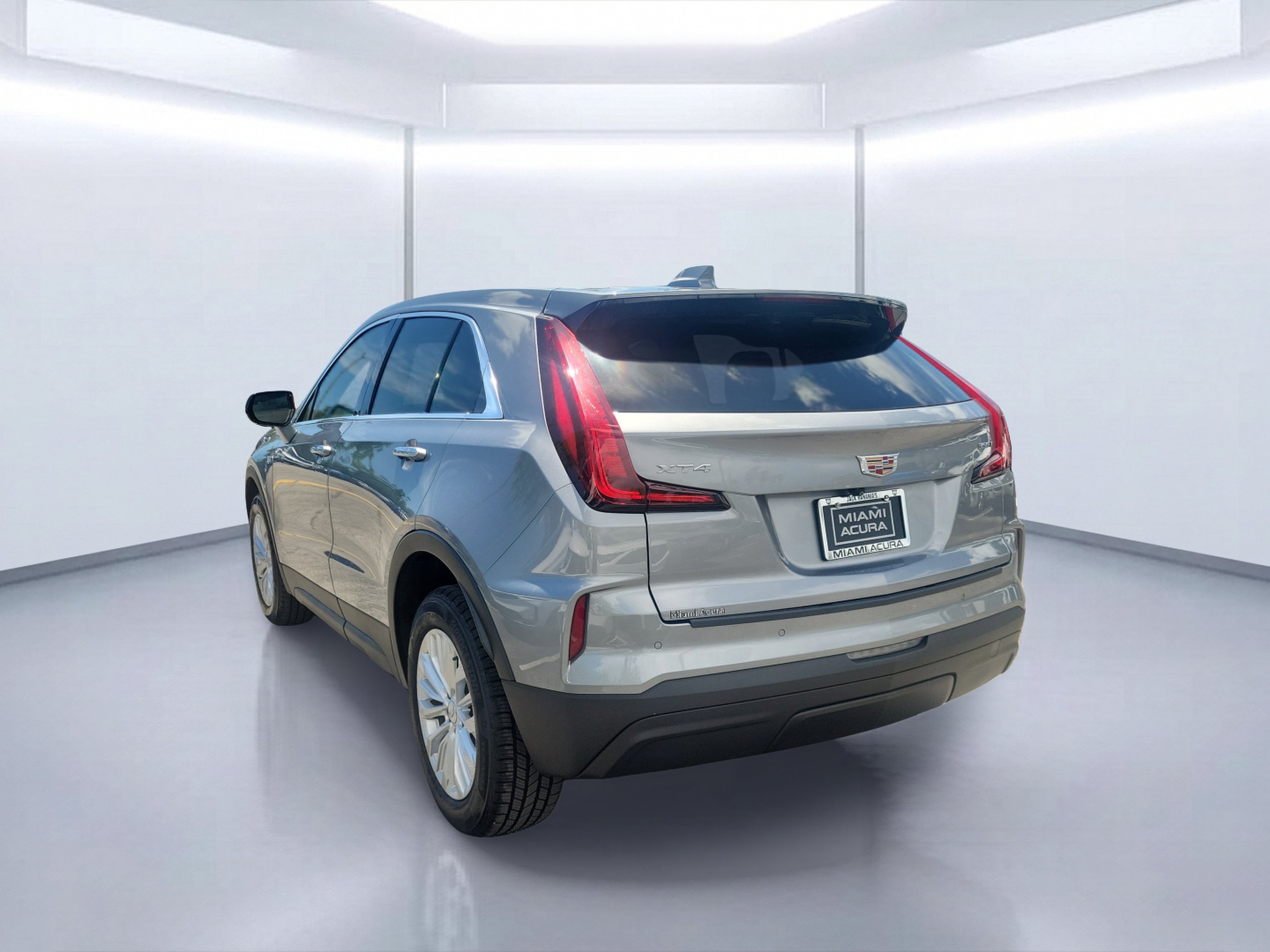 Used 2024 Argent Silver Metallic Cadillac Luxury image 3