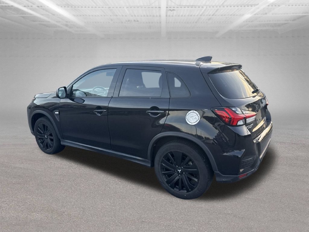 Used 2023 Black Mitsubishi 2.0 ES image 4