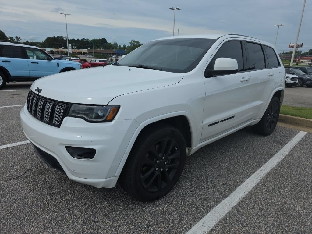 Used 2021 White Jeep Laredo X image 2