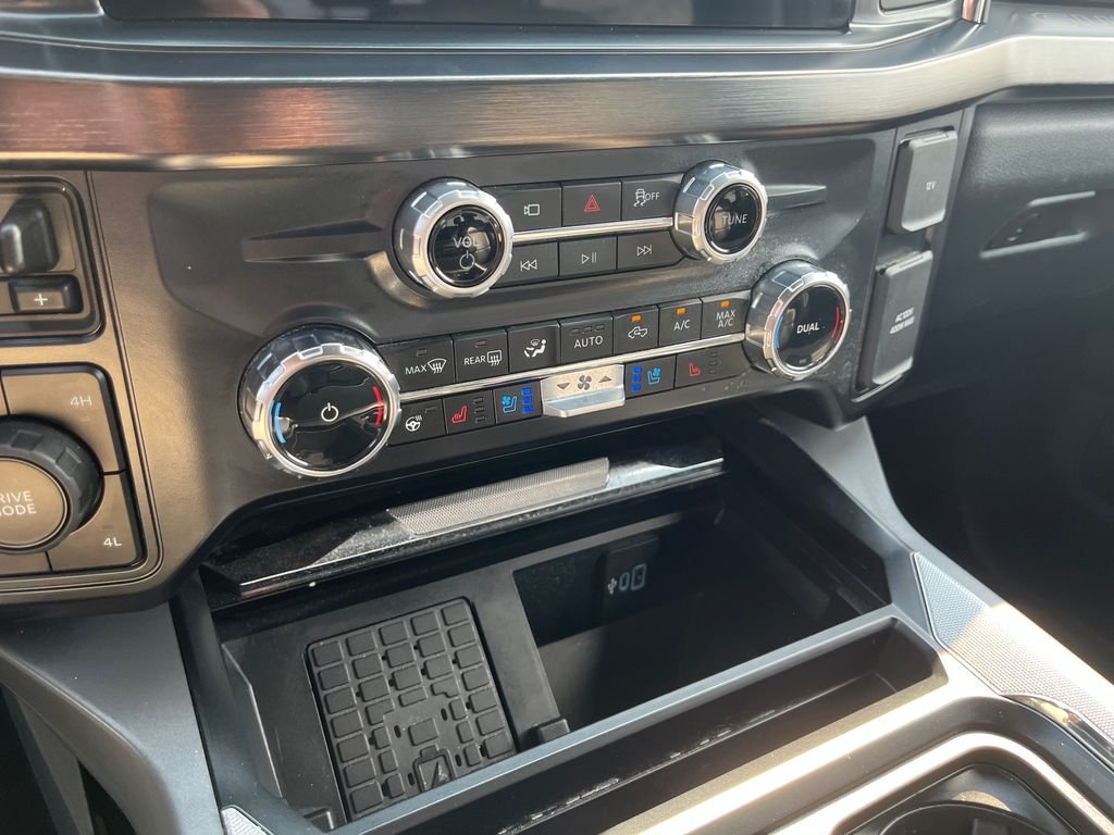 Used 2025 White Ford Lariat image 21