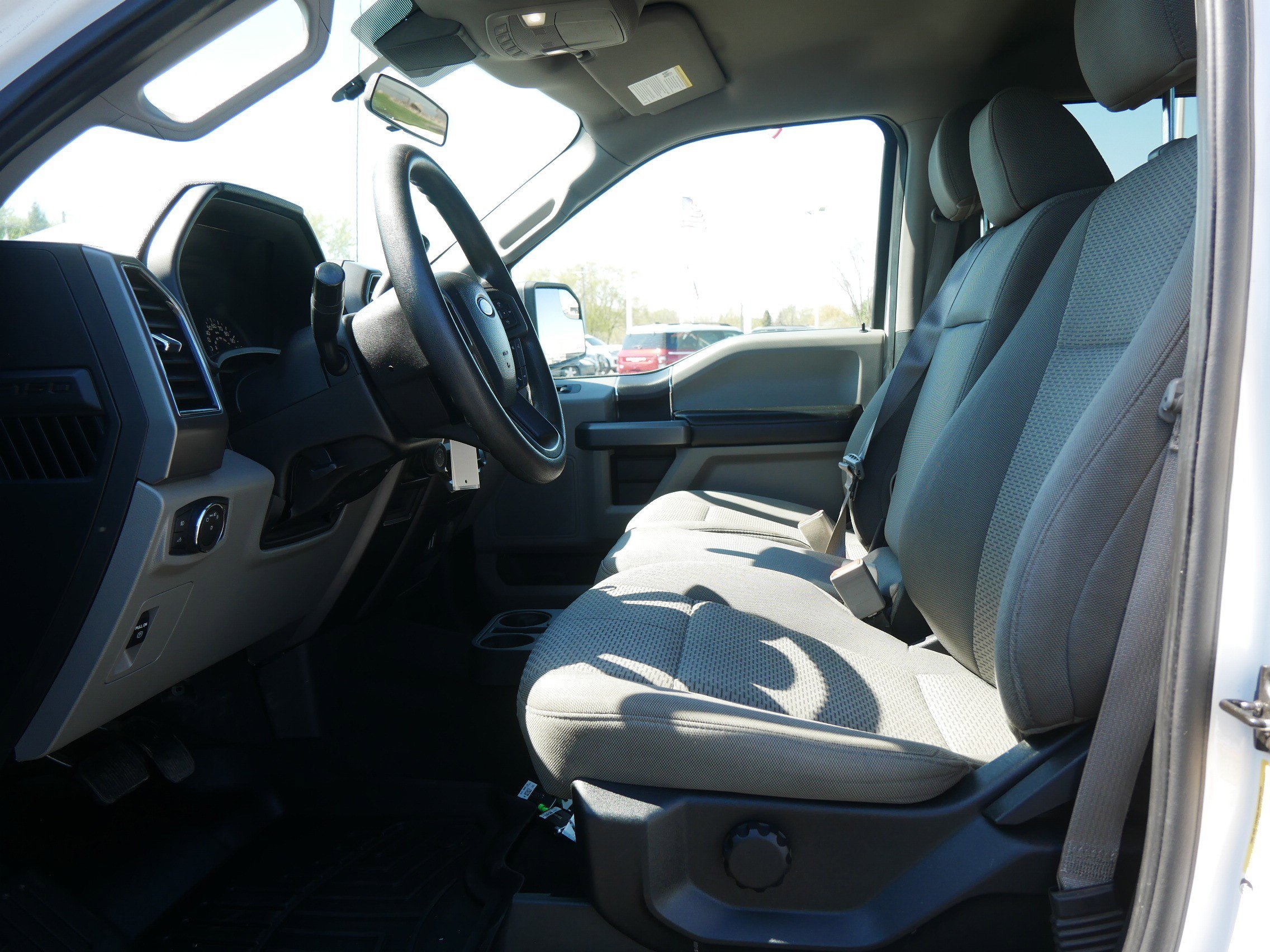 Used 2019 White Ford XLTV8 image 10