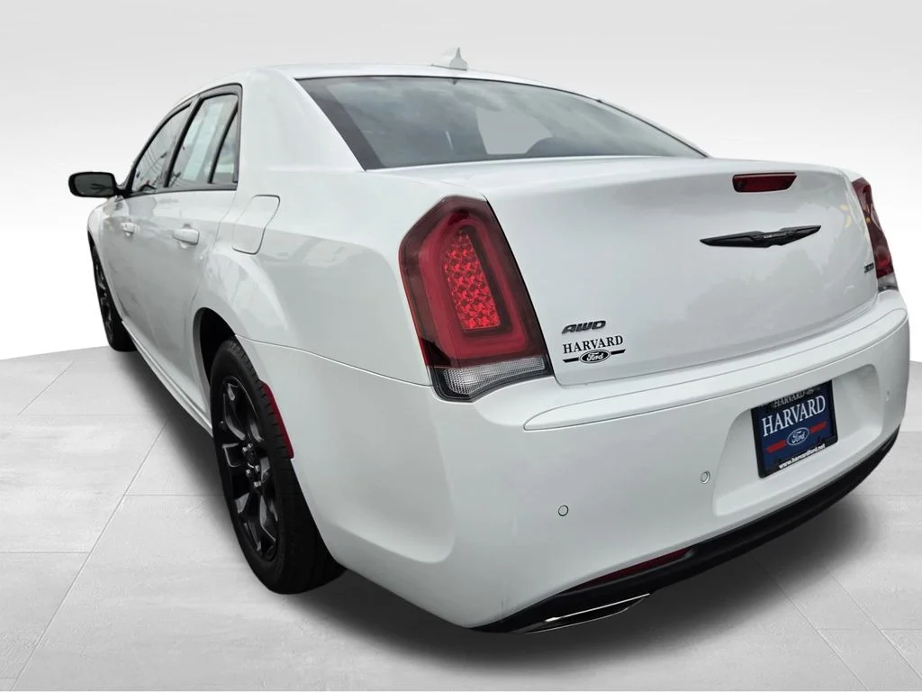 Certified Used 2023 Bright White Clearcoat Chrysler Touring image 34