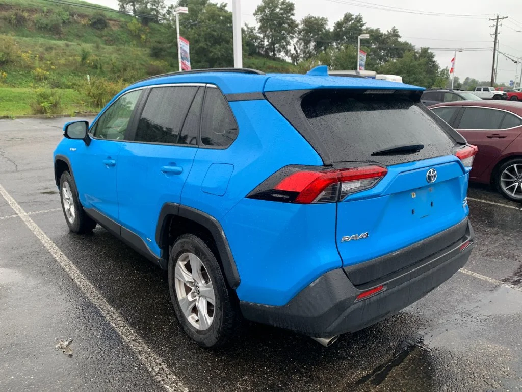 Used 2020 Blue Toyota XLE image 5