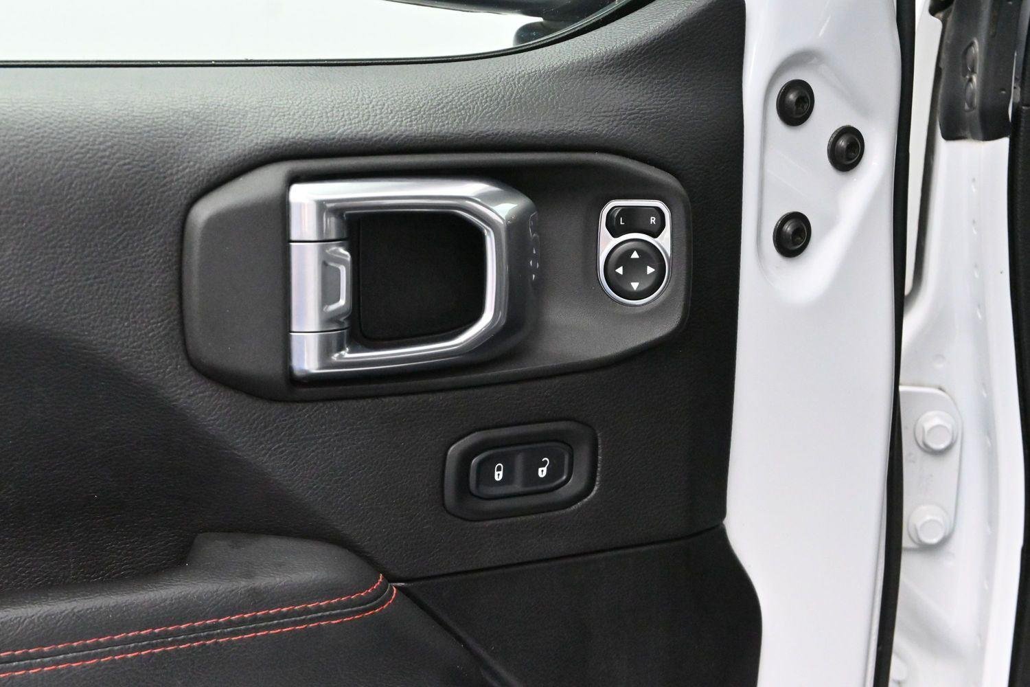 Used 2021 Bright White Clearcoat Jeep Rubicon image 11