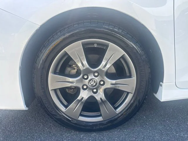 Used 2020 White Toyota SE image 9