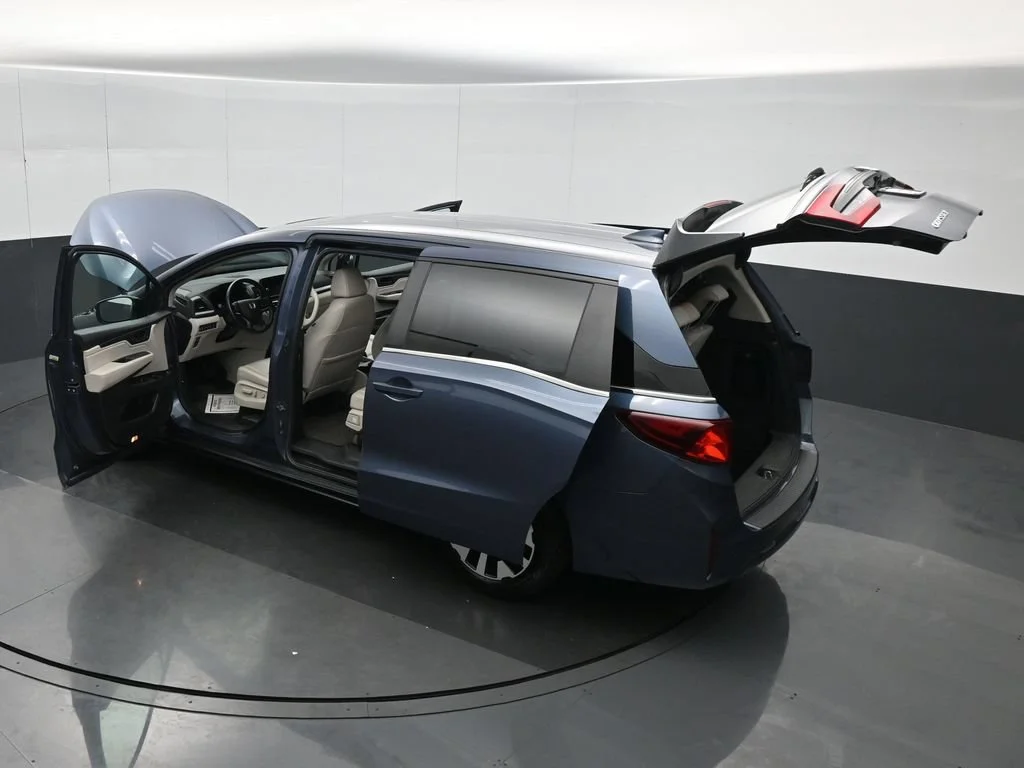 Used 2025 Black Honda EX-L image 39
