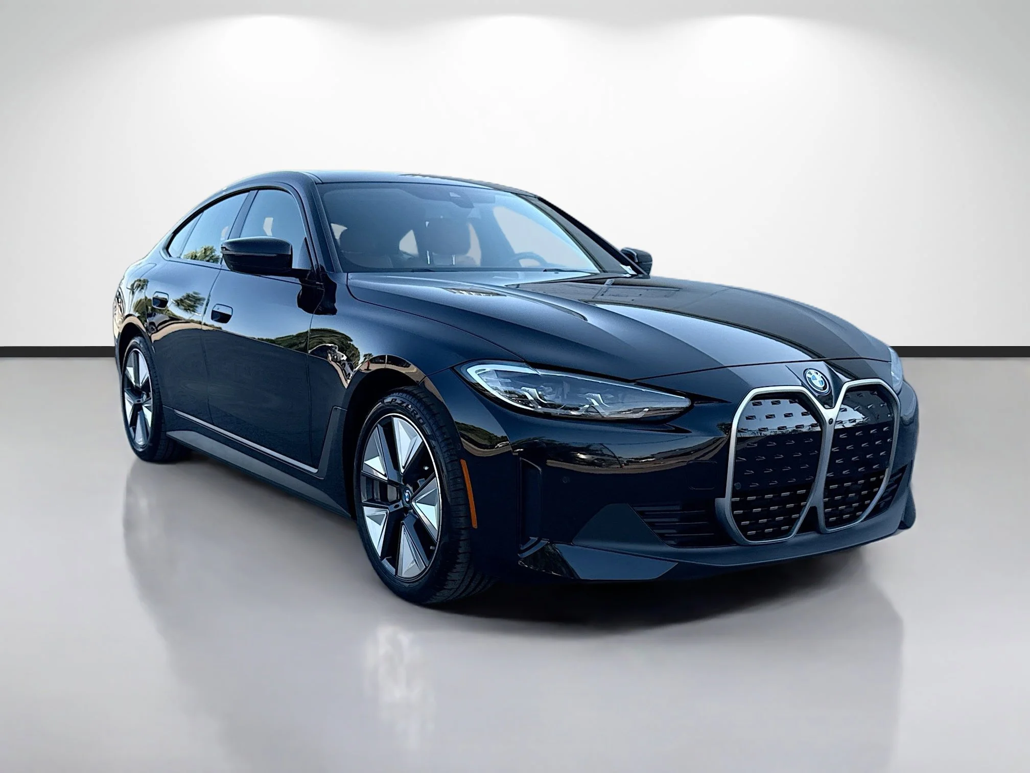 2023 BMW i4 eDrive35's photo