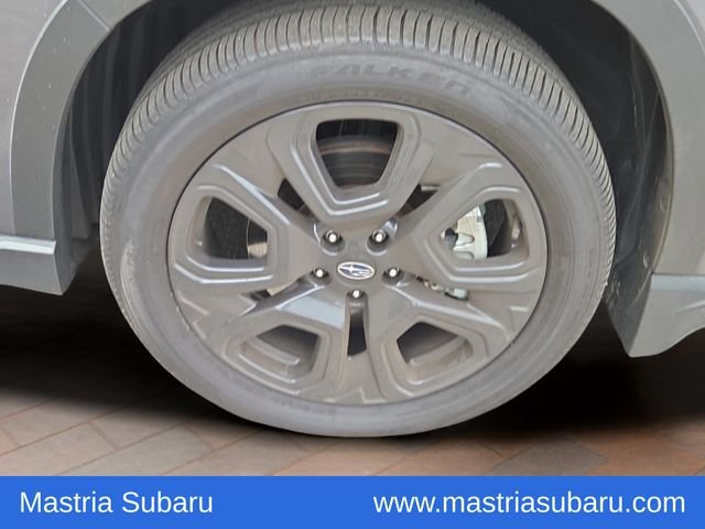 Used 2025 Gray Subaru Onyx Edition Touring image 4