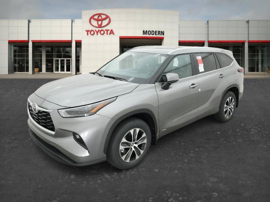 New 2026 Heavy Metallic Toyota Hybrid XLE image 1