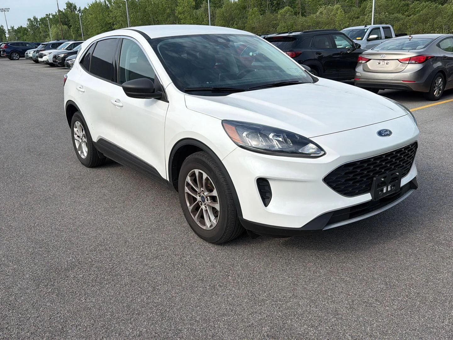 Used 2022 Star White Metallic Tri-Coat Ford SE image 2
