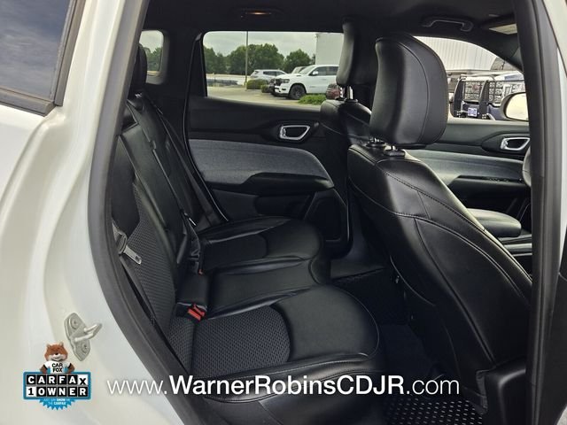 Used 2023 White Jeep Latitude image 18