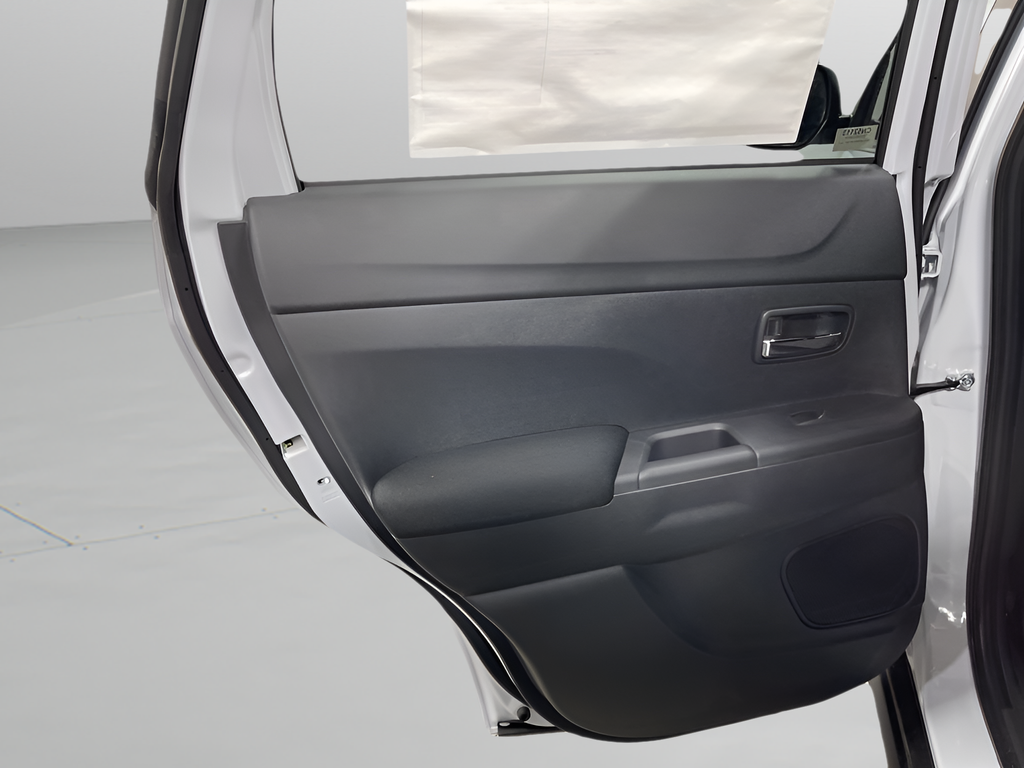 New 2026 White Diamond Mitsubishi  image 28
