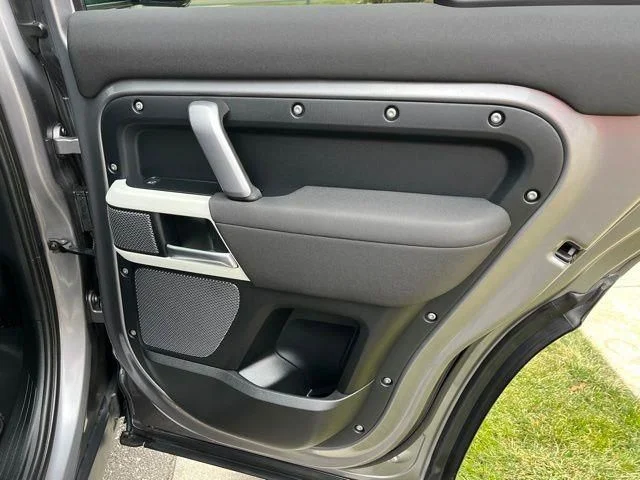 Used 2022 Gray Land Rover X-Dynamic SE image 27