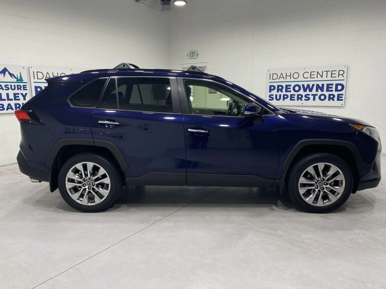 2019 Toyota RAV4 Limited - Photo 9