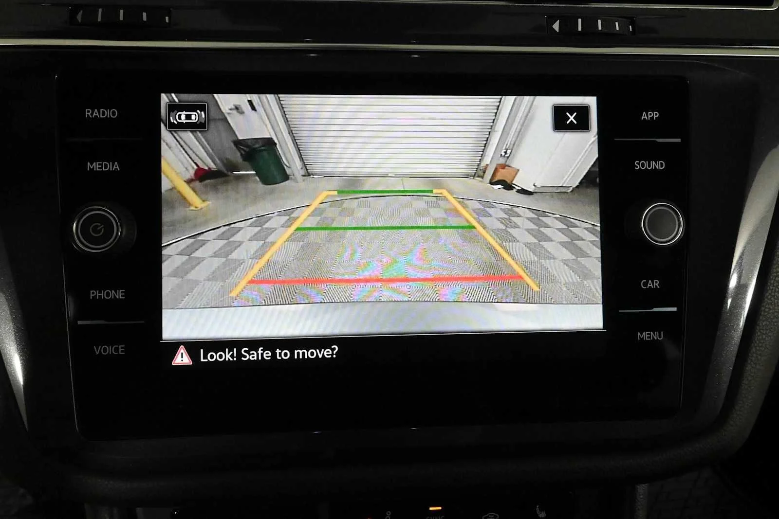 Certified Used 2023  VOLKSWAGEN SE image 24